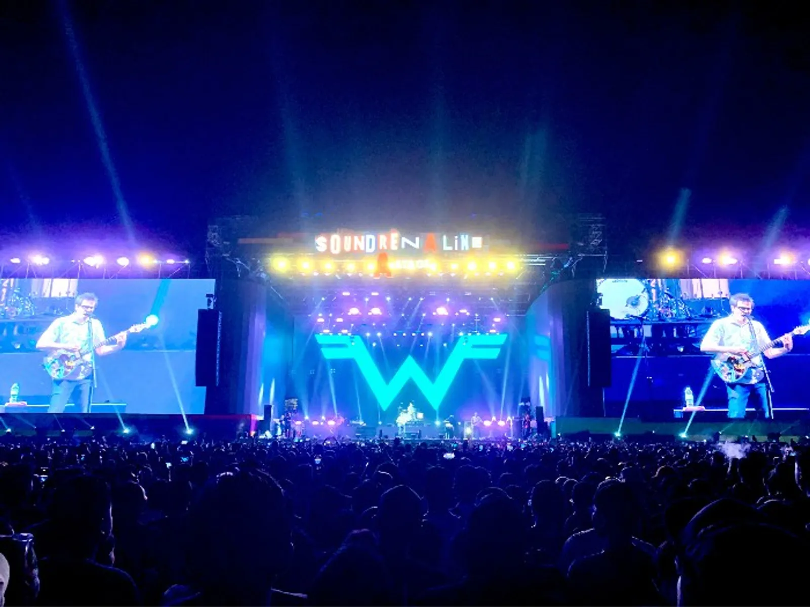 Di Balik Weezer Belajar Lagu "Anak Sekolah" dan Bahasa Indonesia