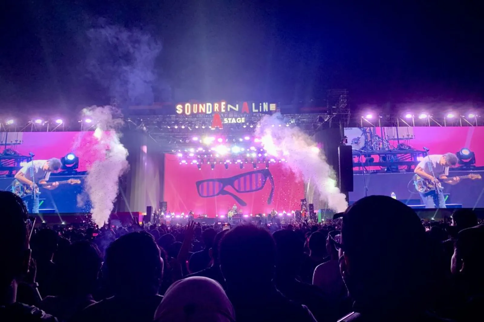Di Balik Weezer Belajar Lagu "Anak Sekolah" dan Bahasa Indonesia