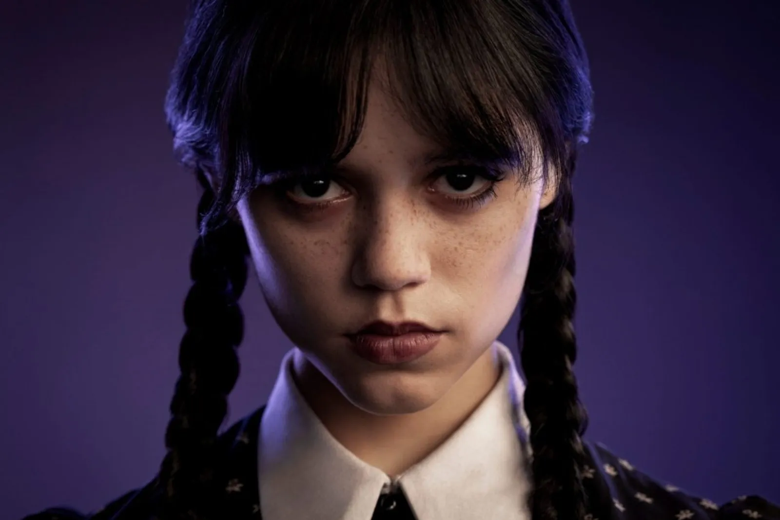 Ini Bocoran Makeup yang Dipakai Jenna Ortega sebagai Wednesday Addams