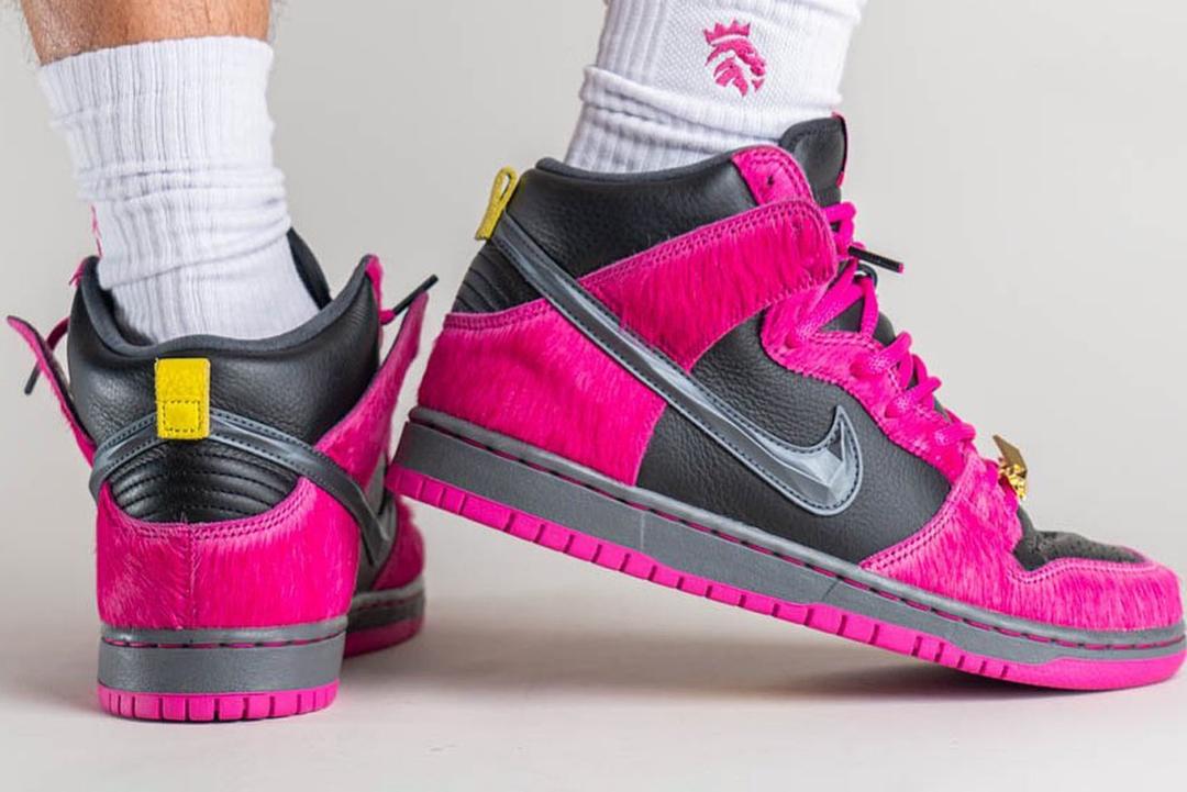 Detail Keren Pada Sneaker Run the Jewels x Nike SB Dunk High