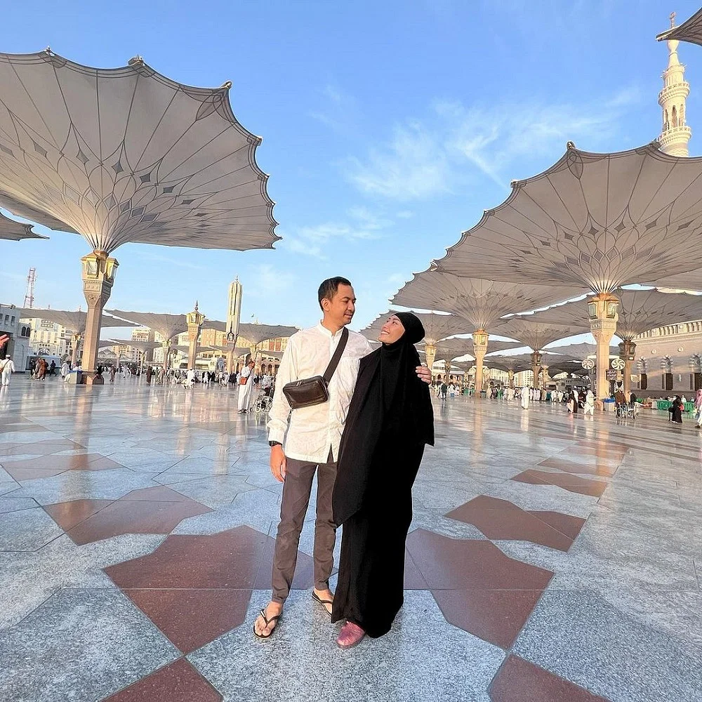 Bersahaja, 10 Artis yang Pergi Umrah Bareng Keluarga di November 2022