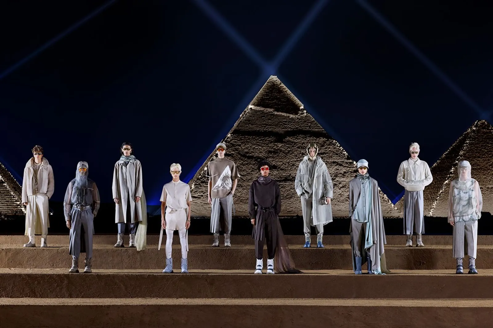 5 Hal Menarik Fashion Show Dior Men Fall 2023 di Kairo