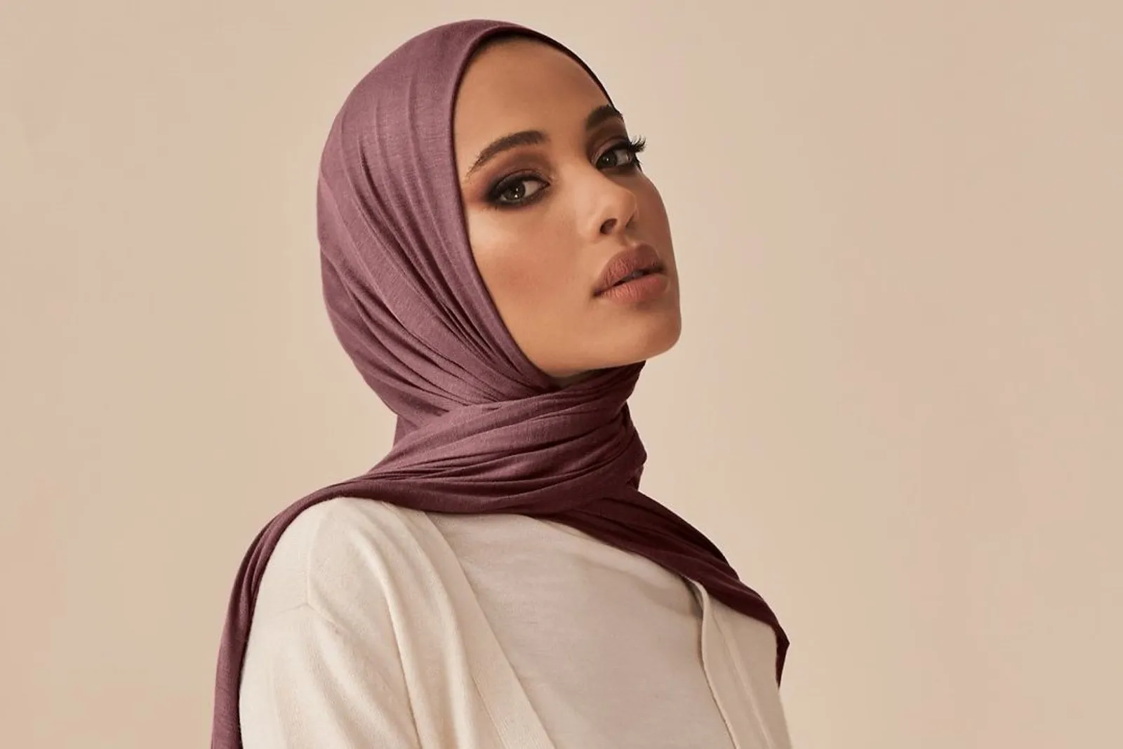 Rekomendasi Bahan Hijab yang Bagus dan Adem