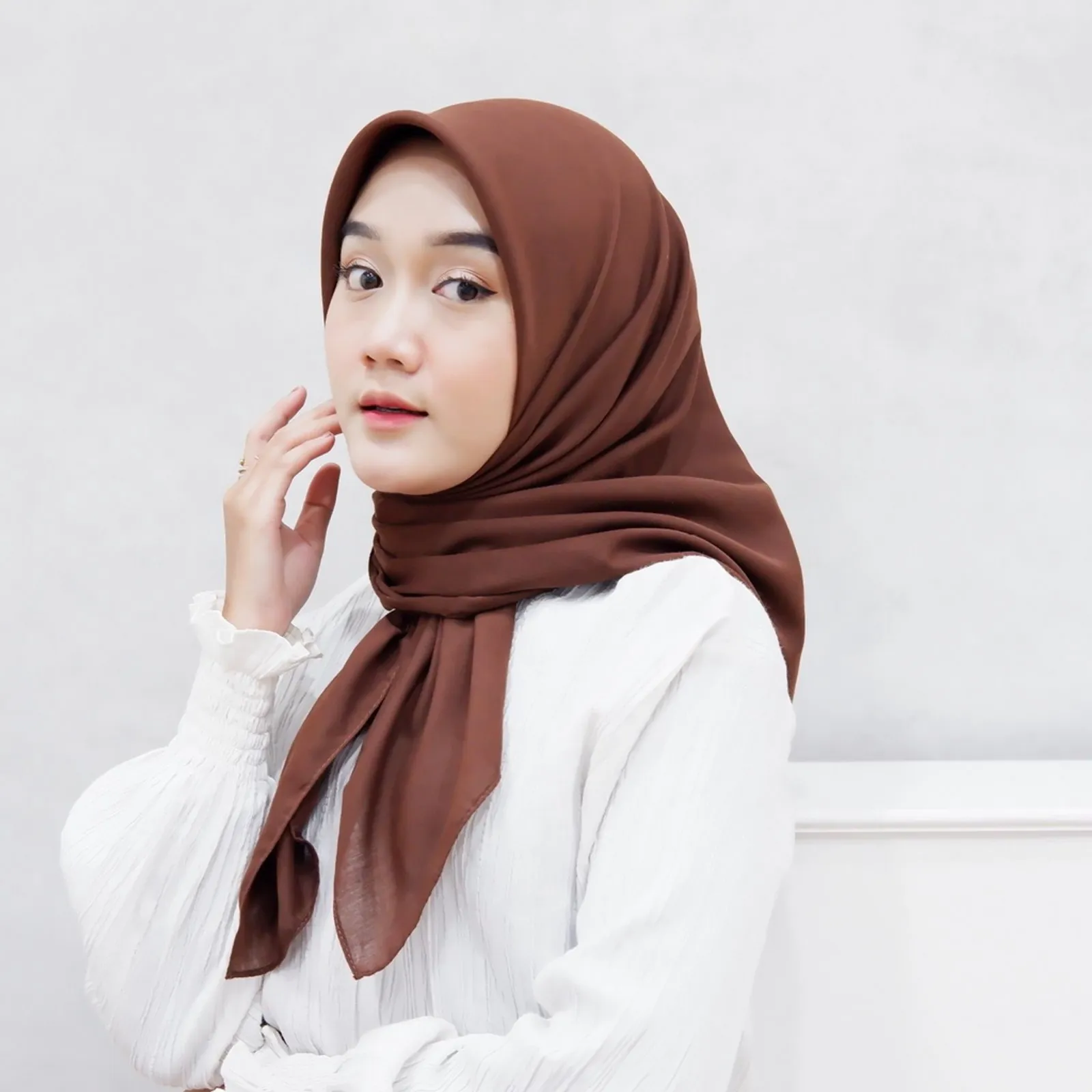 Rekomendasi Bahan Hijab yang Bagus dan Adem