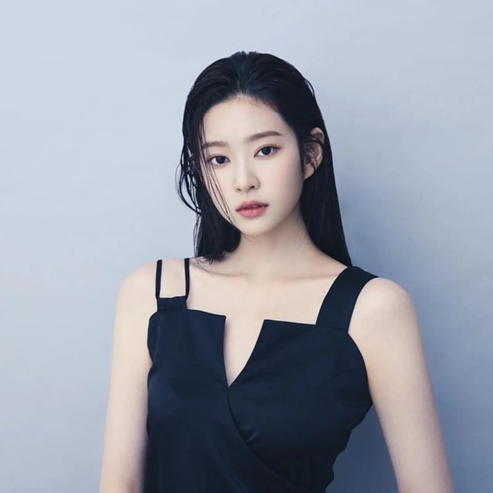 Disebut Miliki Standar Kecantikan Korea, Ini Potret Kim Min Ju