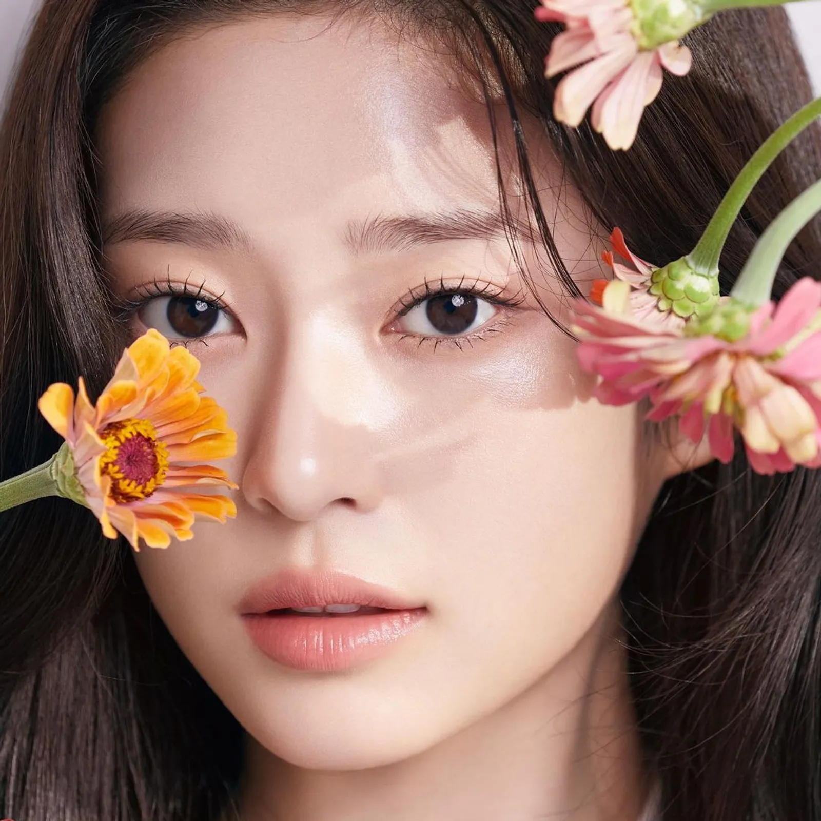 Disebut Miliki Standar Kecantikan Korea, Ini Potret Kim Min Ju