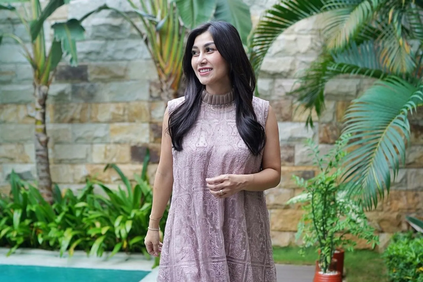 9 Seleb yang Melangkahi Kakaknya untuk Nikah, Terbaru Aaliyah Massaid