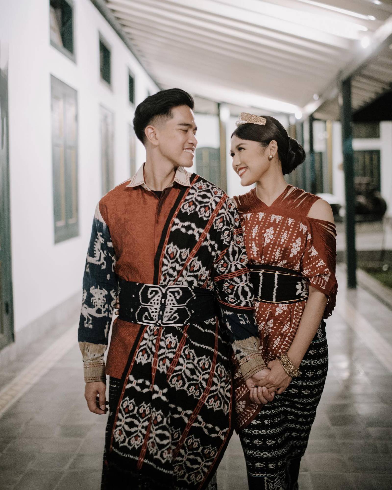 Kental akan Budaya, Ini Gaya Pre-Wedding Kaesang dan Erina