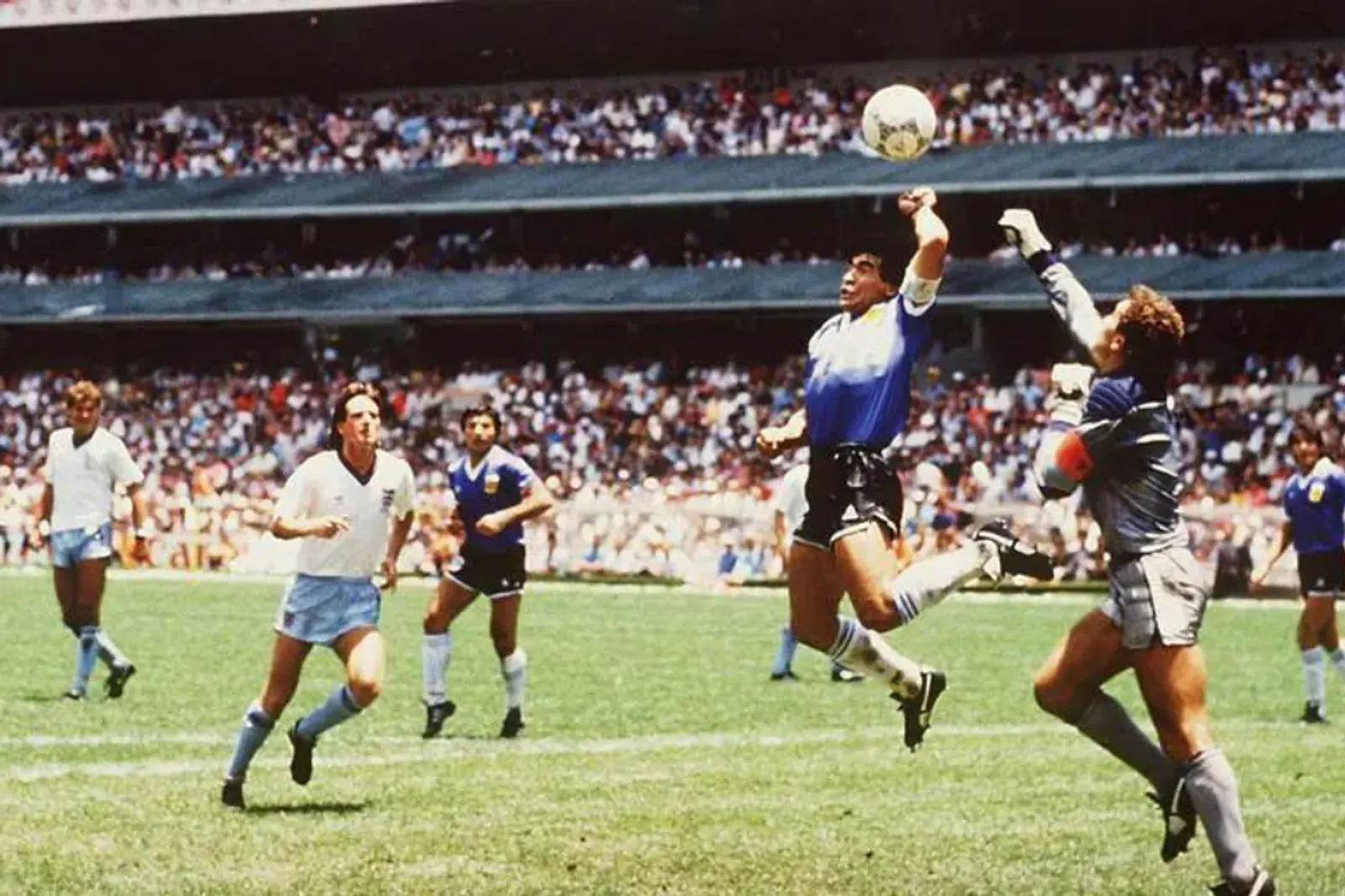 25 Foto-Foto Paling Ikonik & Bersejarah dalam Sepak Bola Dunia