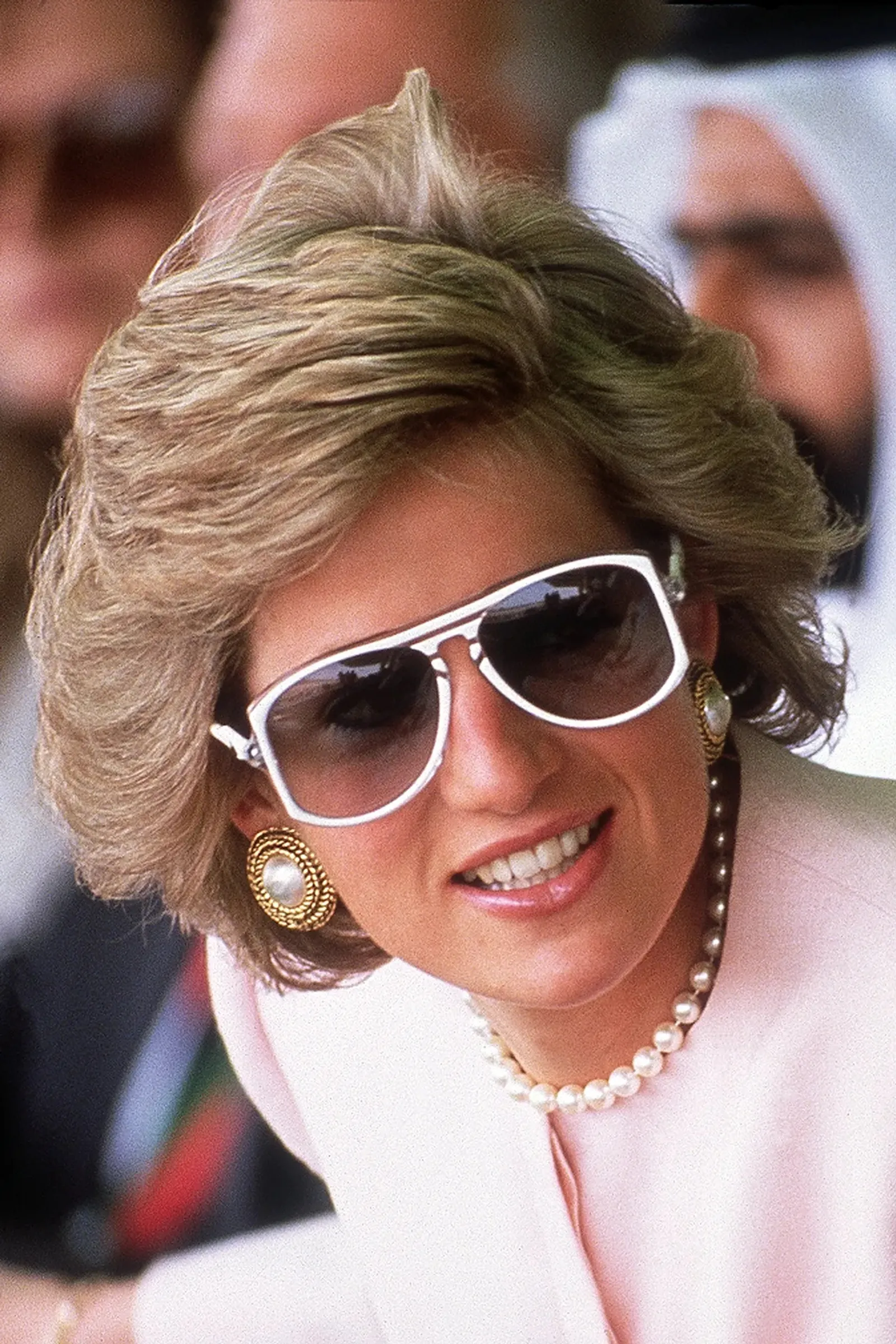 Penampilan Modis Putri Diana dengan Kacamata Favoritnya
