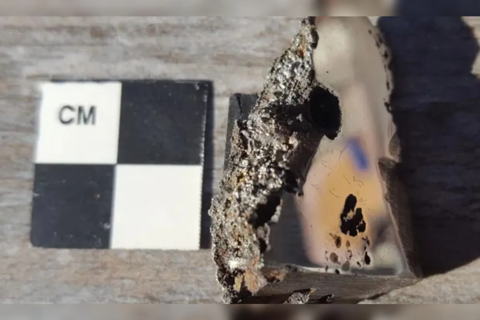 Mengejutkan, Ada Temuan Bahan Mineral Asing di Meteorit Ini