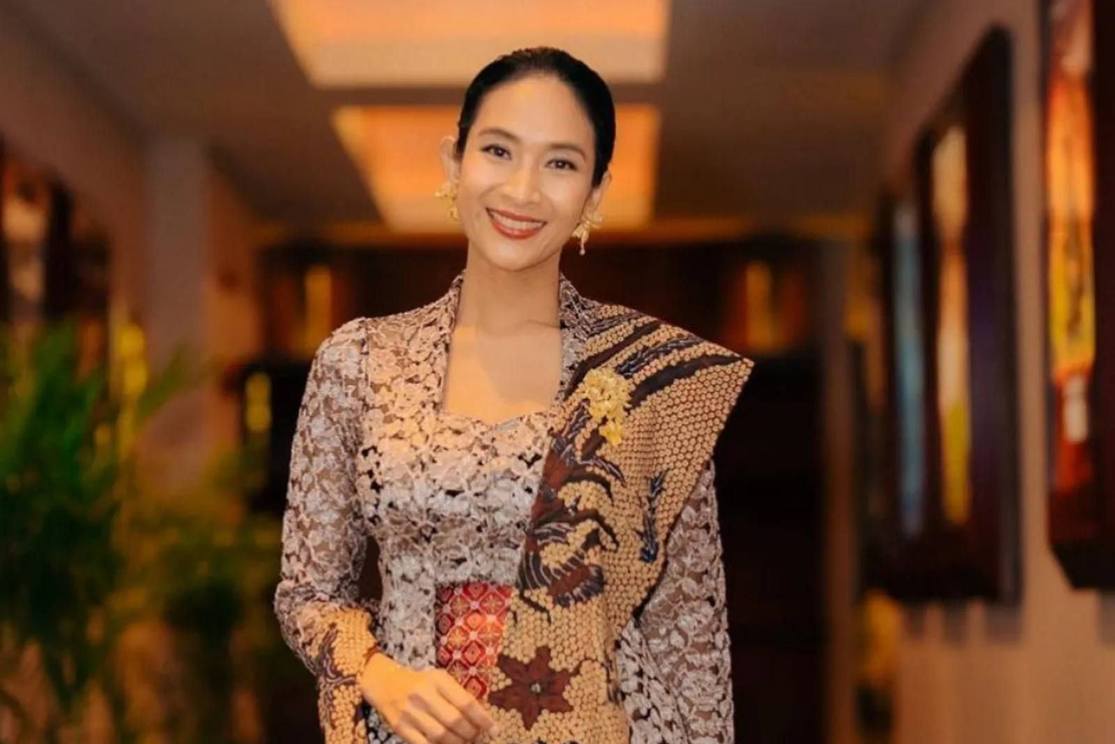 6 Artis Indonesia yang Pernah Menjalin Asmara dengan Anggota Kerajaan