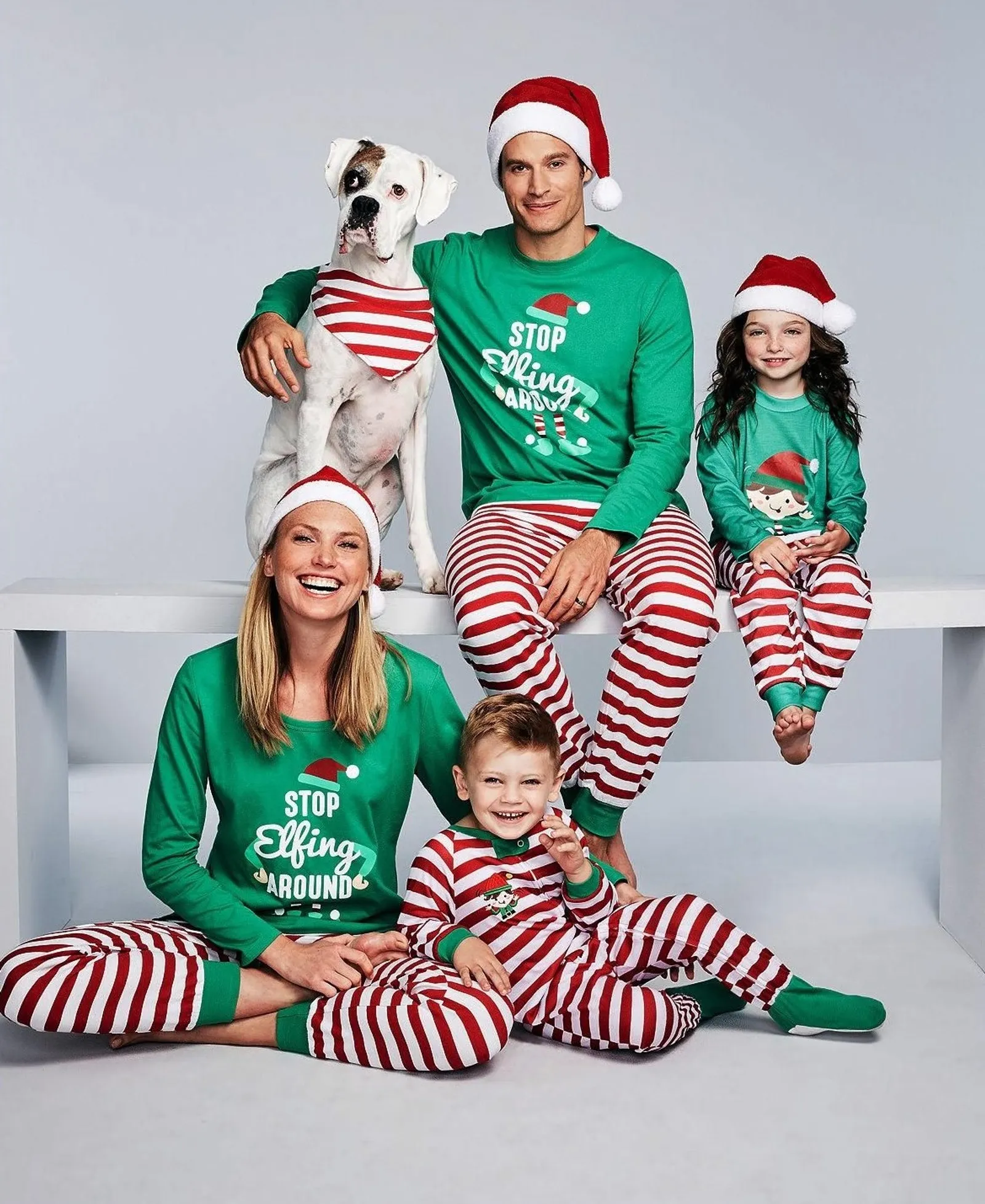 Ide Baju Natal yang Matching dengan Keluarga, Tampil Kompak!
