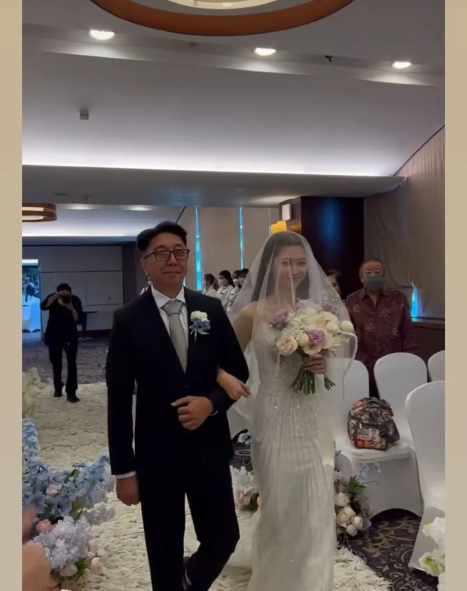 Romantis! 10 Potret Pernikahan Jessica Veranda Eks 'JKT48' & Suami