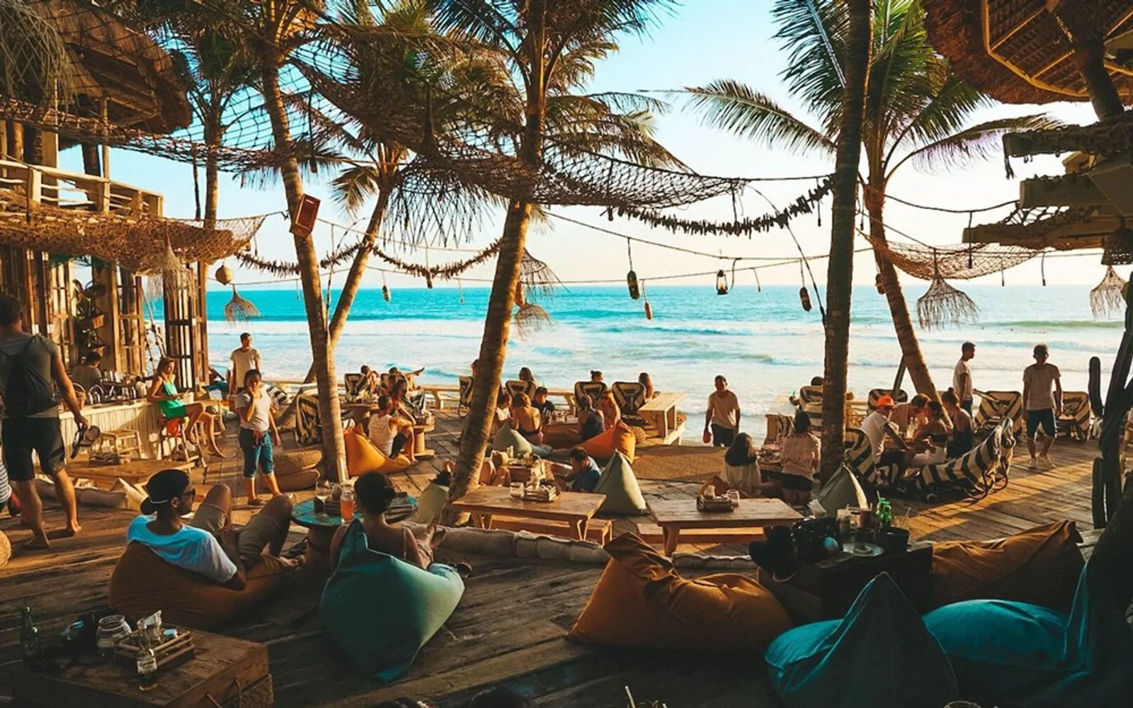 10 Rekomendasi Beach Club di Bali dan Harganya
