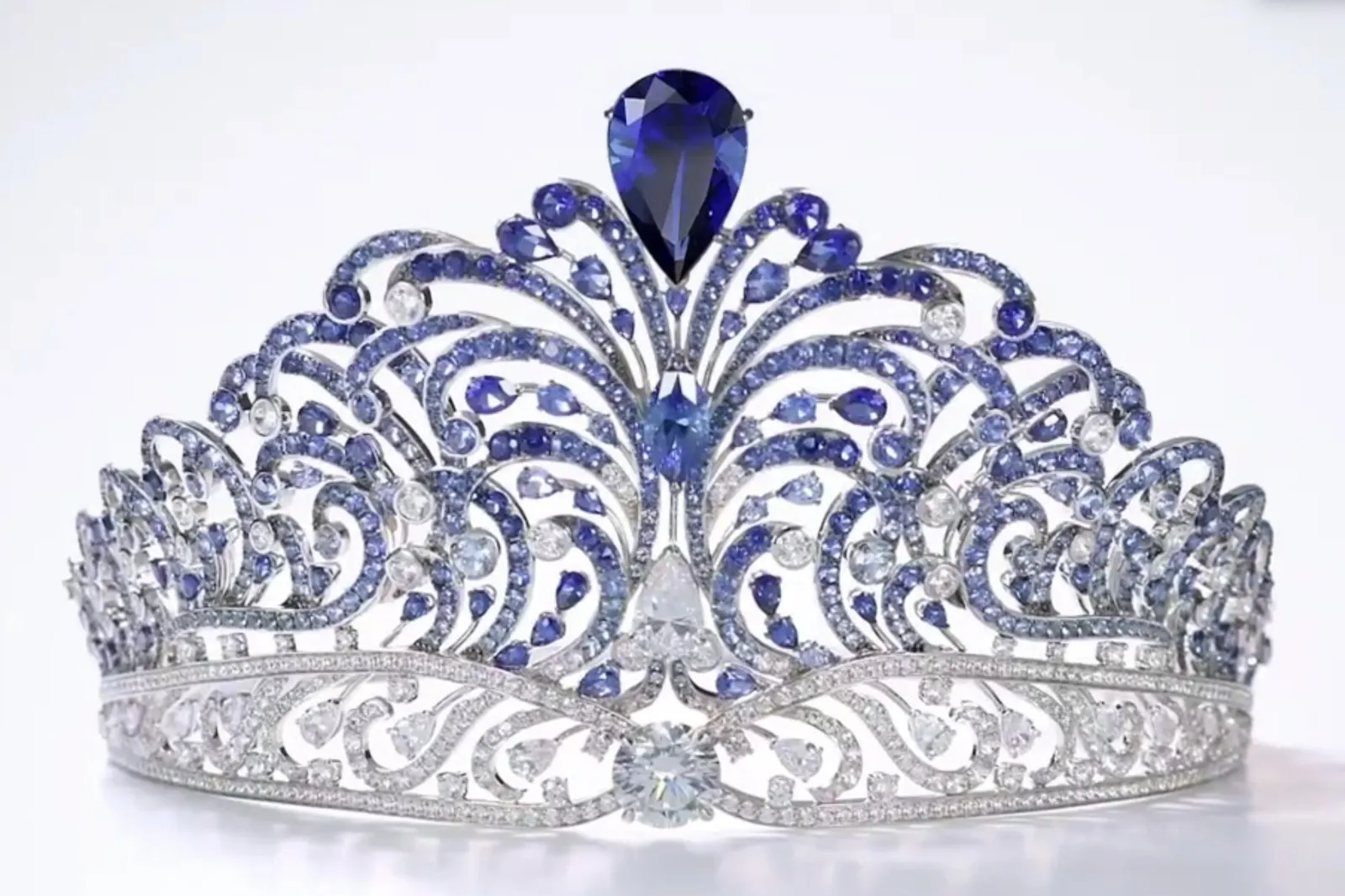 Desain Terbaru Mahkota Miss Universe, Seharga Puluhan Miliar Rupiah