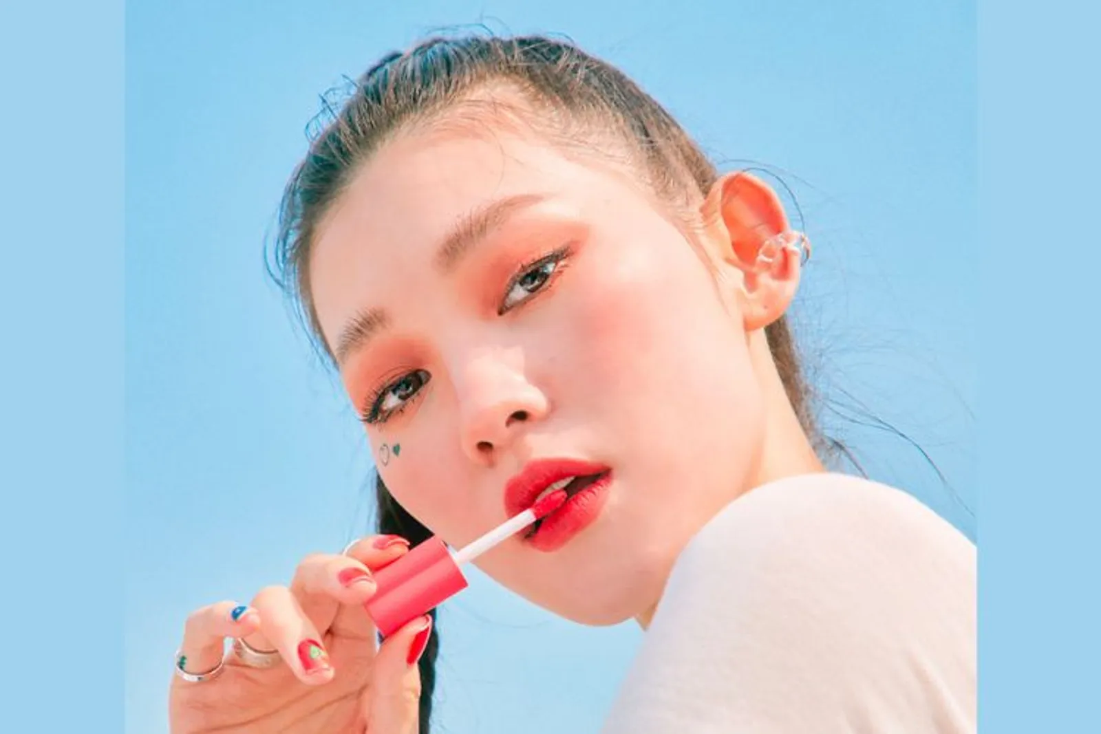 Punya Hasil Akhir Velvet, Ini Lip Tint Terbaru dari Holika Holika