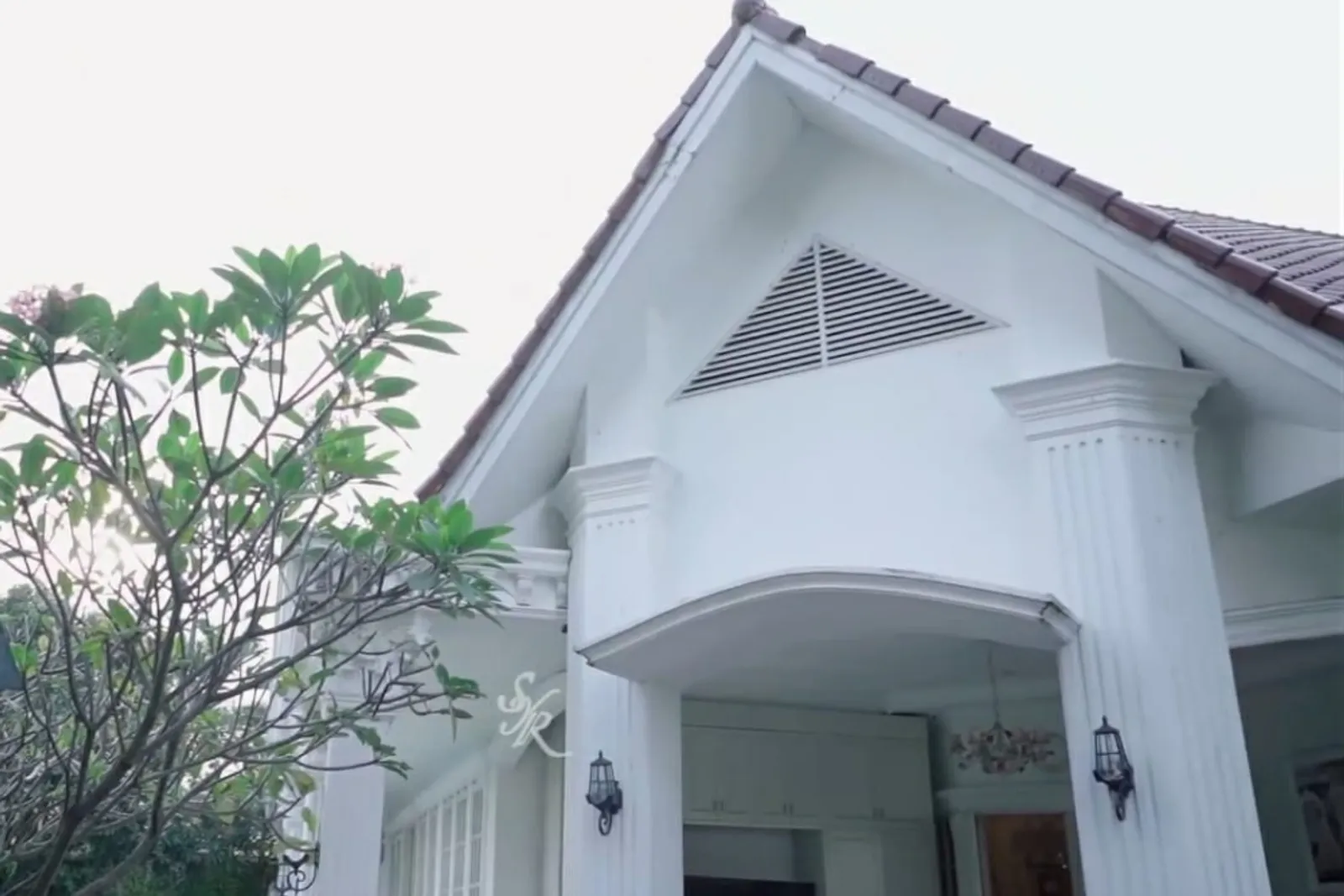 Penampakan Rumah Syahrini di Bogor yang Dikabarkan Terbengkalai