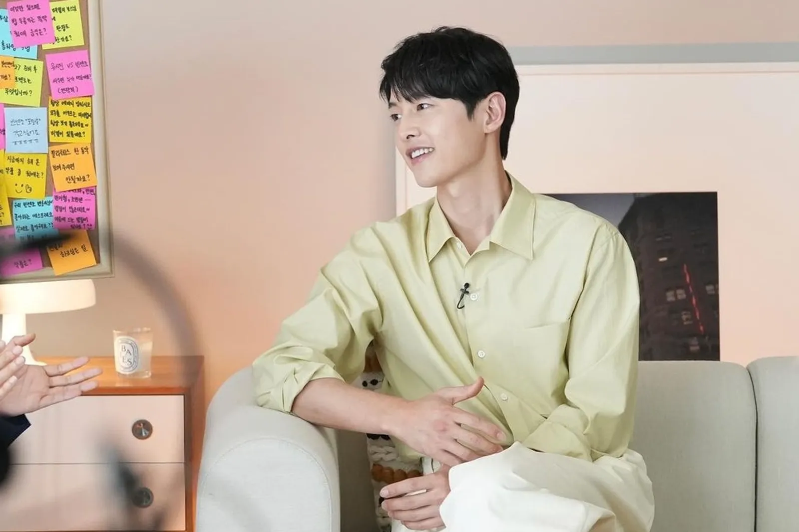 Song Joong Ki Mengaku Pacari Perempuan Inggris, Ini 6 Faktanya