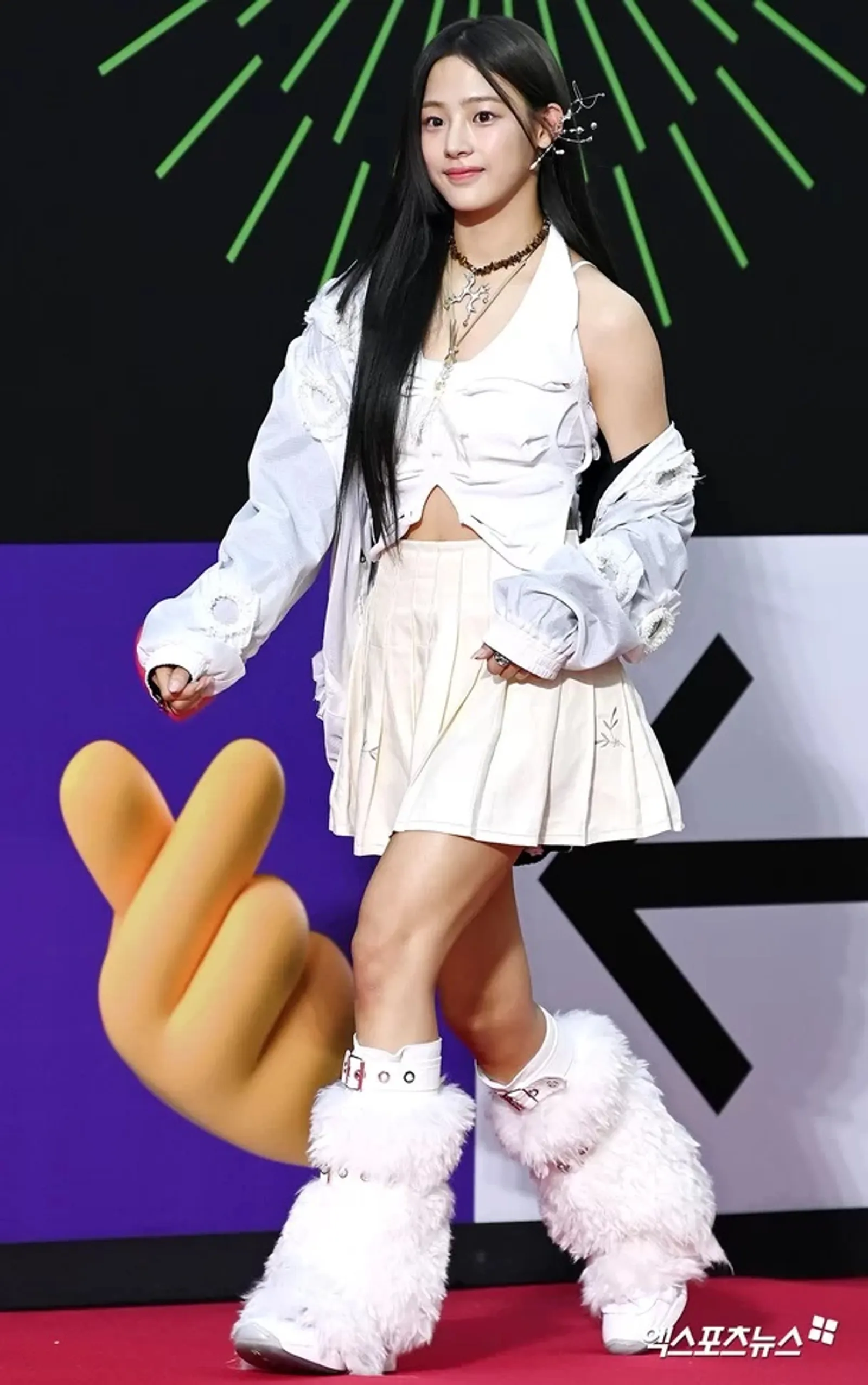 Potret K-Idol Buktikan Leg Warmer Balik lagi jadi Trend