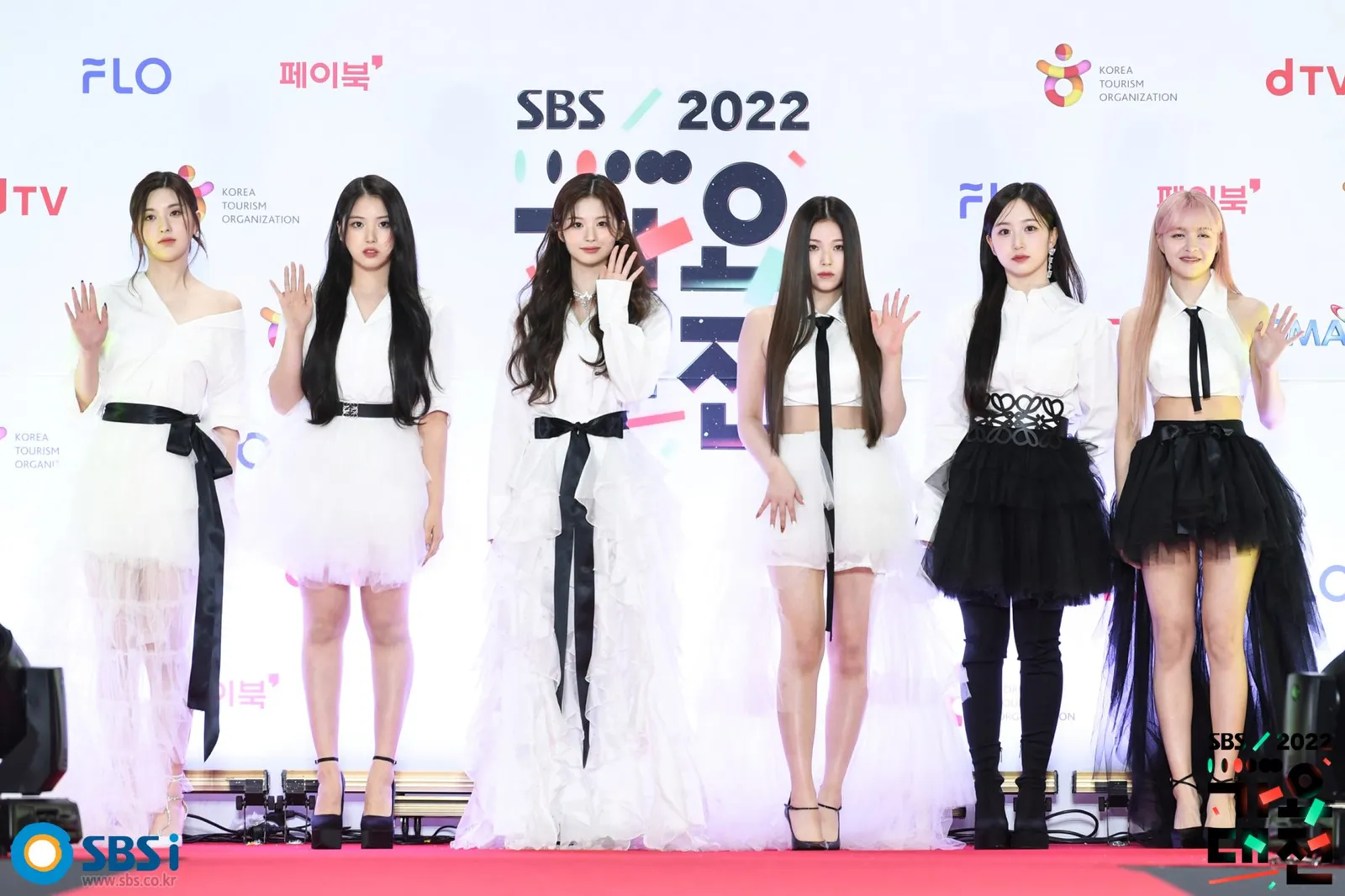 Gaya Karpet Merah Para K-Idol yang Hadir di SBS Gayo Daejeon 2022