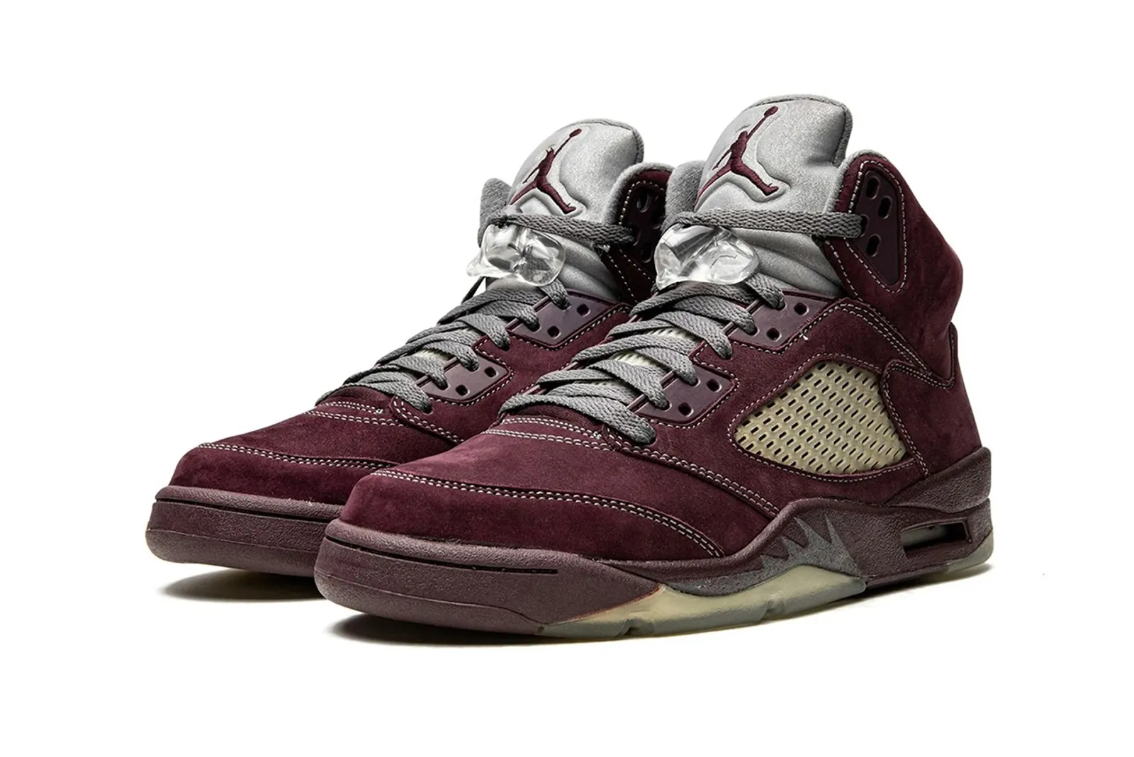 Detail Retro pada Sepatu Air Jordan 5 'Burgundy'