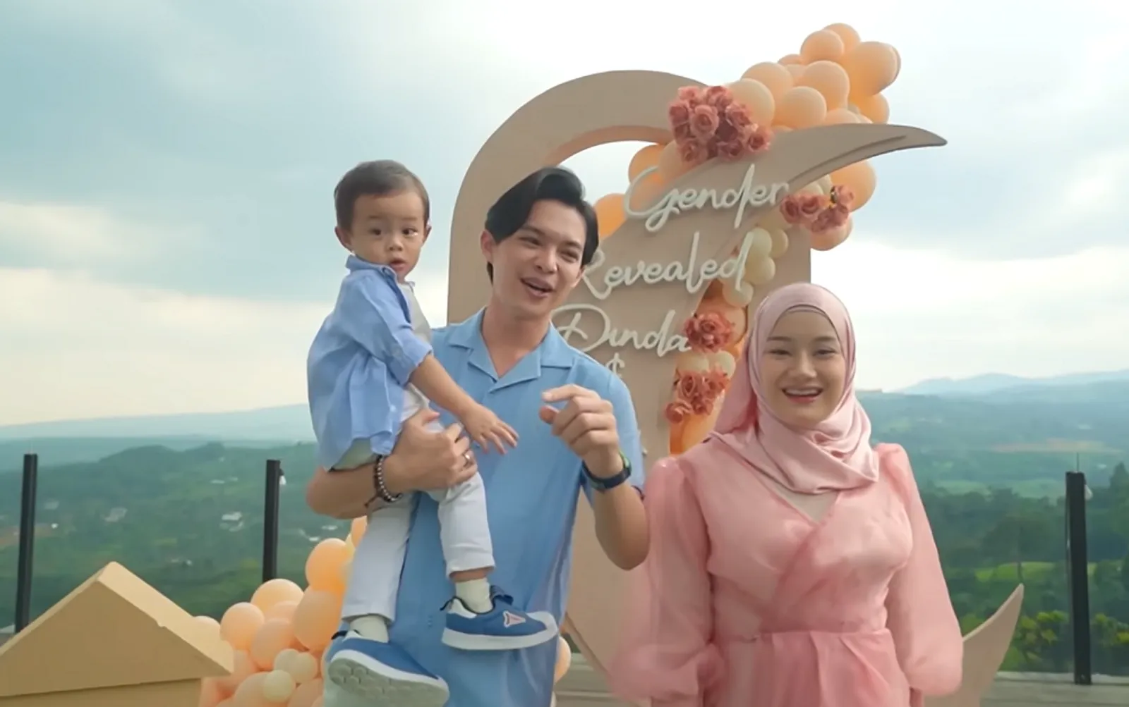 9 Momen Gender Reveal Anak Kedua Dinda Hauw dan Rey Mbayang