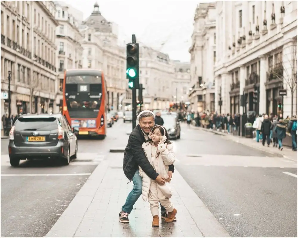 Harmonis! 10 Momen Gading Marten & Gisel Ajak Gempi Liburan di London