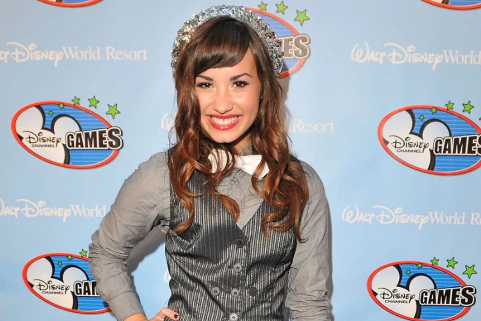Momen Fashion Y2K Mantan Bintang Disney di Karpet Merah Paling Ikonik