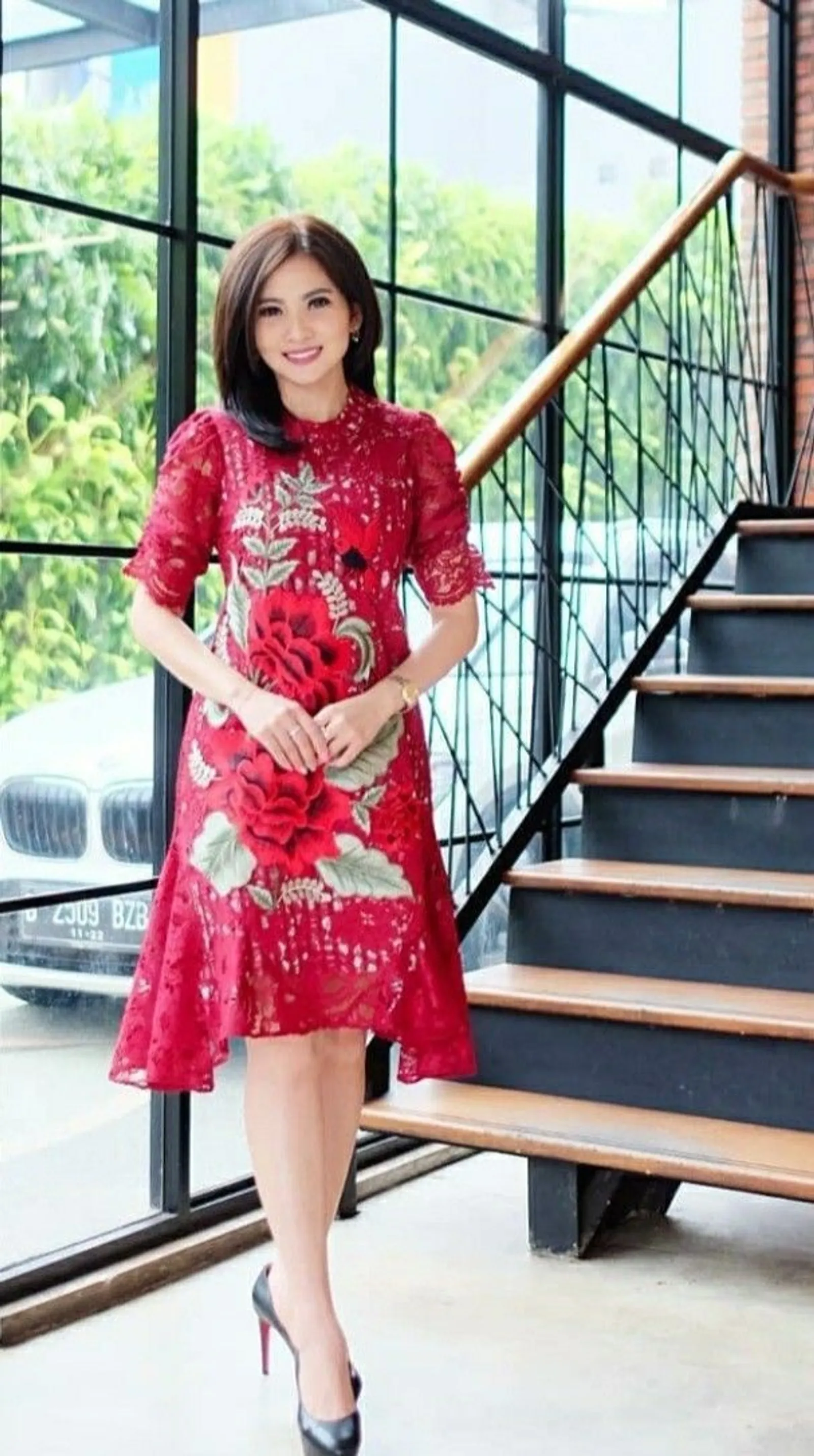 10 Dress Batik Kombinasi Lace Terbaru 2023, Fashionable!
