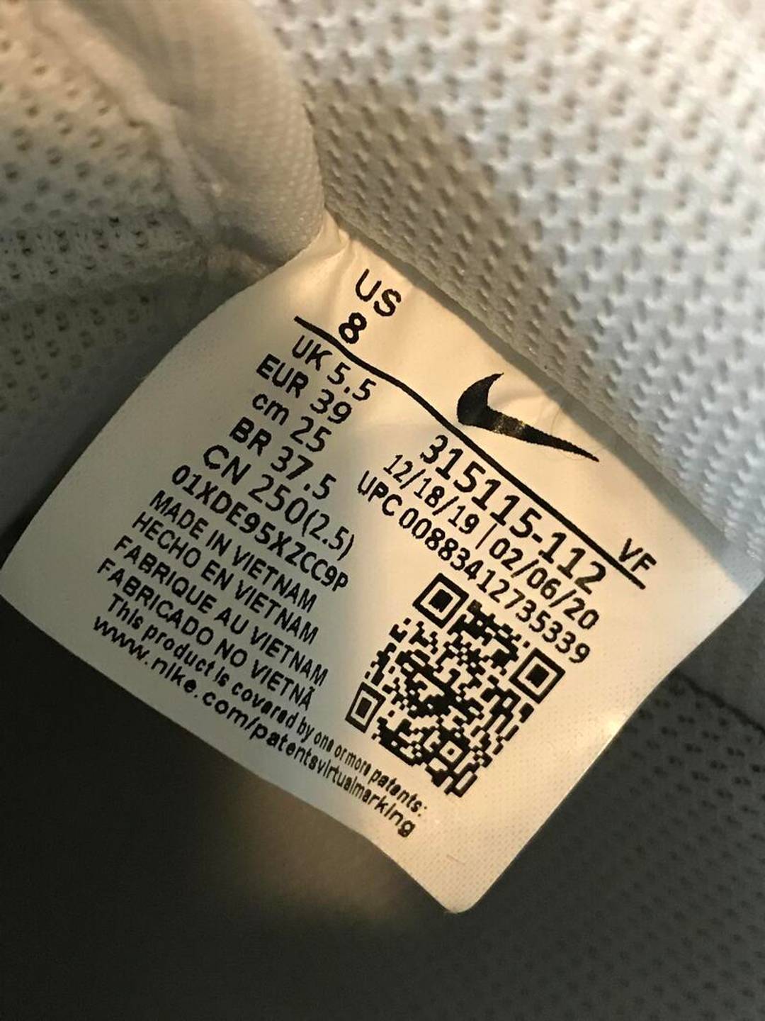 cara-cek-sepatu-nike-ori-dan-kw-ini-perbedaannya