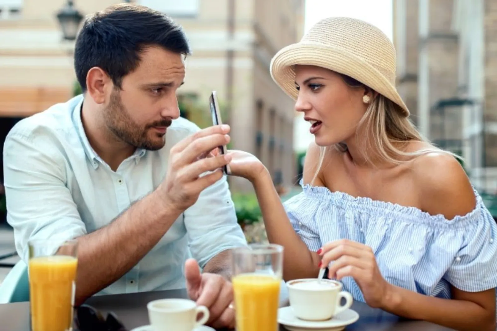 Suka Memata-matai, 5 Tanda Kamu Mulai Alami Trust Issue dalam Hubungan