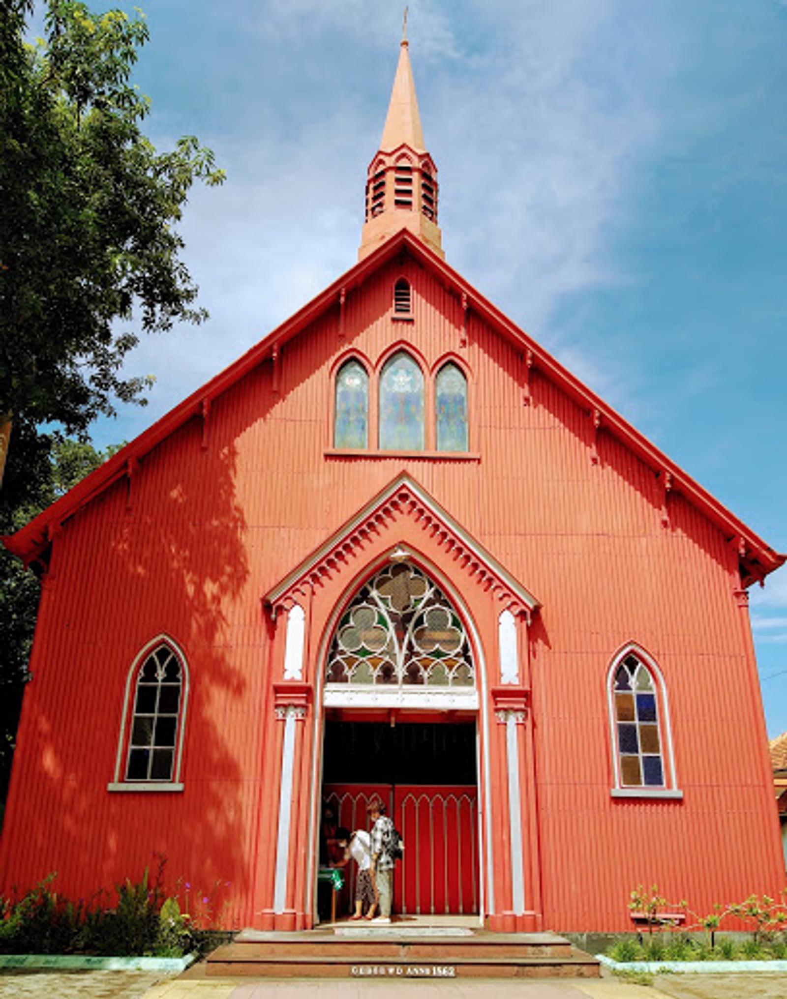 Ada Berbentuk Mirip Vihara, Inilah 9 Gereja Unik di Indonesia