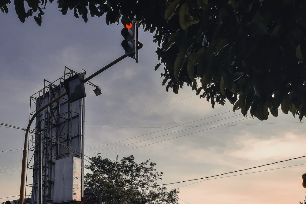 5 Lampu Merah Terlama Di Indonesia, Sampai 12 Menit!