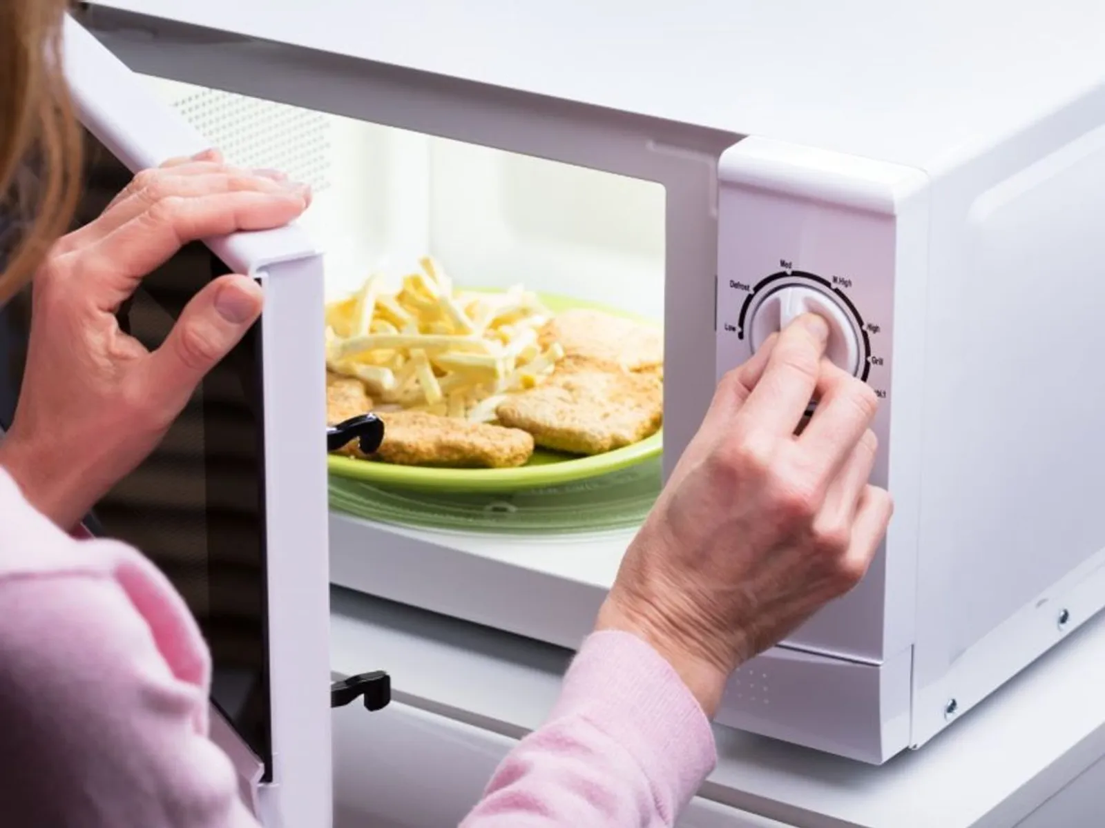 10 Tips Menyajikan Makanan dengan Microwave, Mudah dan Efisien