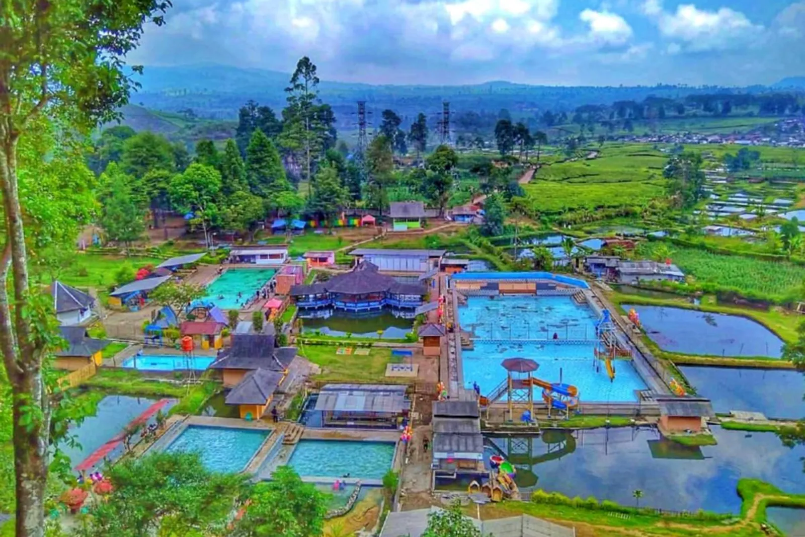 10 Pemandian Air Panas di Bandung: Lokasi, Tiket, dan Jam Buka