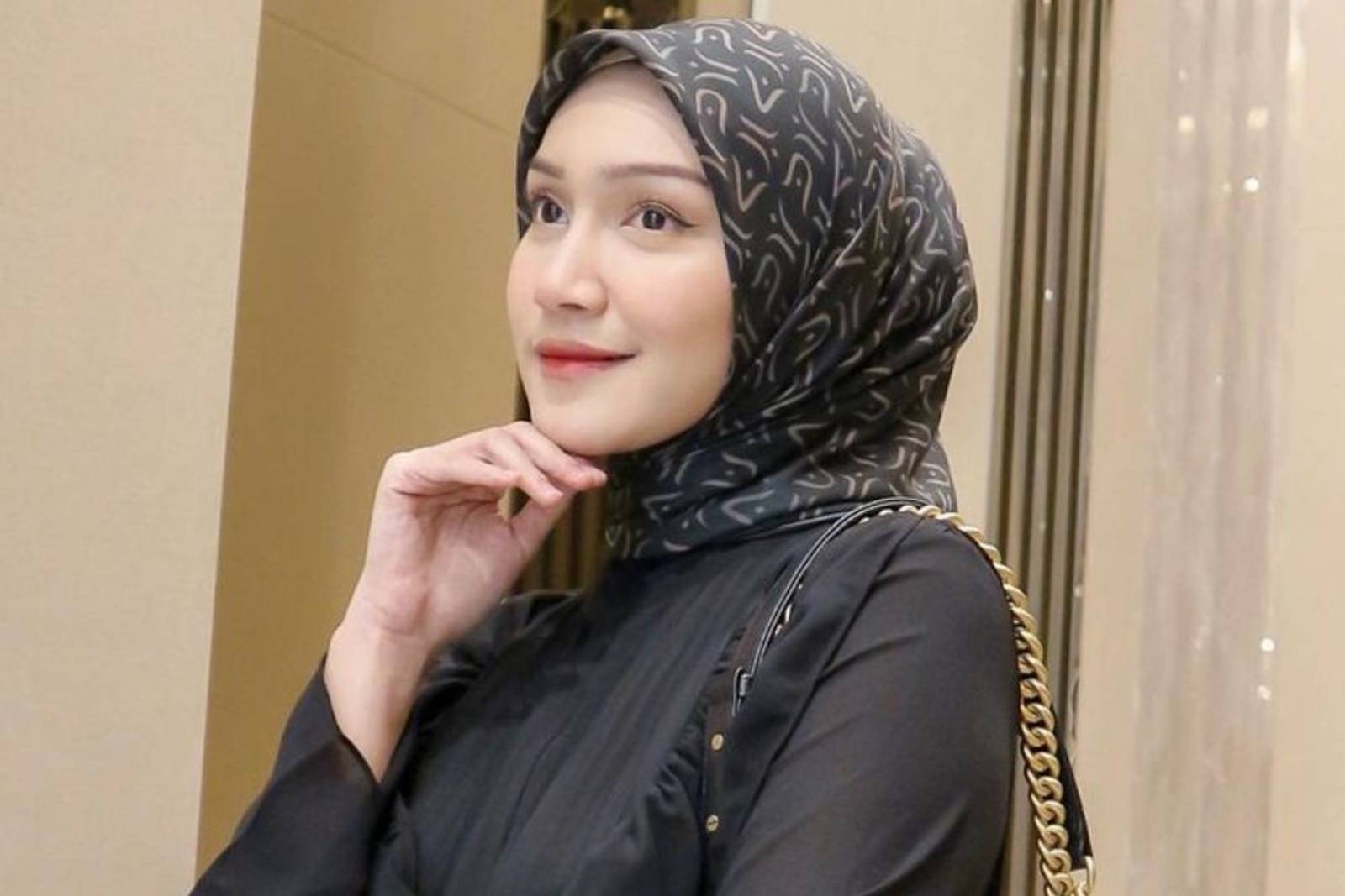 Potret Manis Melody Prima, Artis Sinetron yang Tiba-Tiba Bercerai 