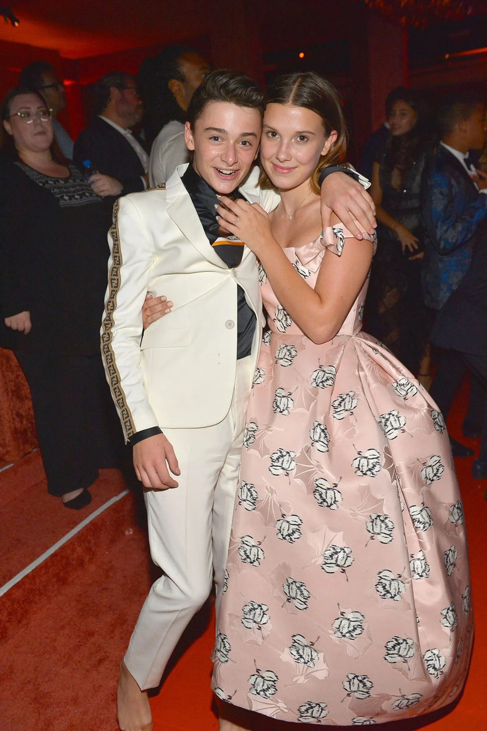 Gaya Kompak Millie Bobby Brown dan Noah Schnapp dari Tahun ke Tahun