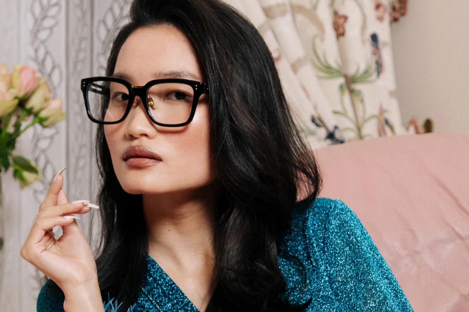 10 Kacamata Kekinian yang Bikin Penampilanmu Makin Stylish