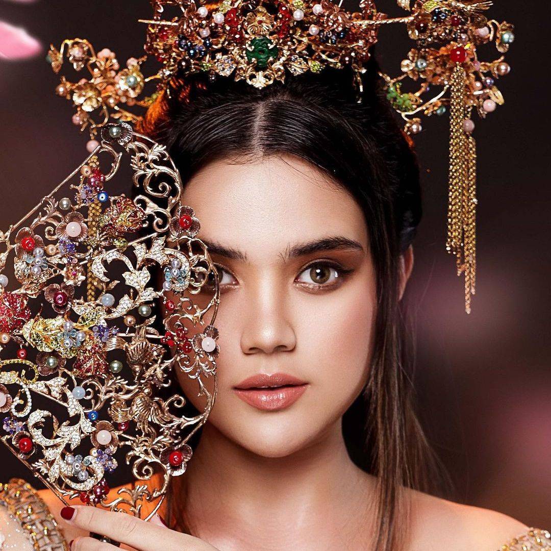 Look Artis Indonesia saat Photoshoot Bertemakan Imlek