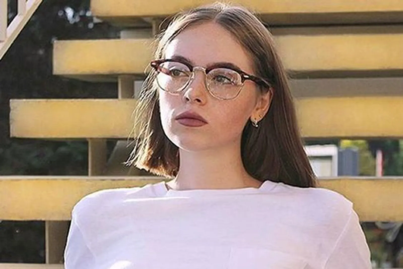 10 Kacamata Kekinian yang Bikin Penampilanmu Makin Stylish