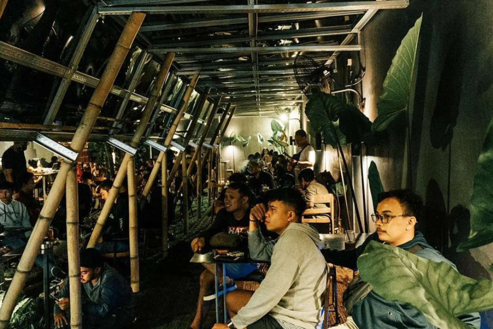 10 Tempat Nongkrong di Surabaya yang Murah dan Hits