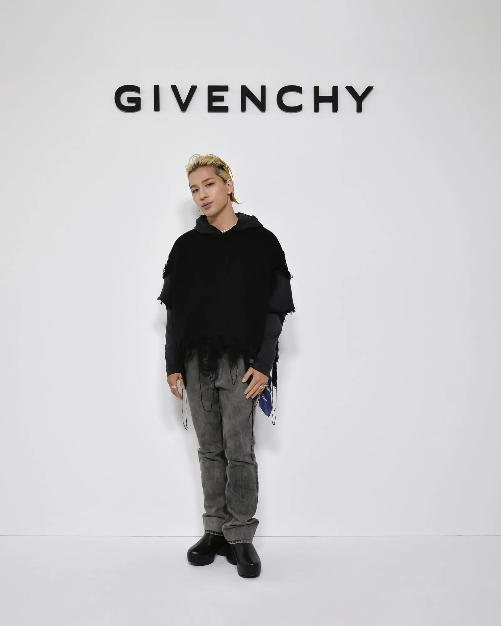 Taeyang Hadiri Fashion Week Sebagai Global Ambassador Givenchy