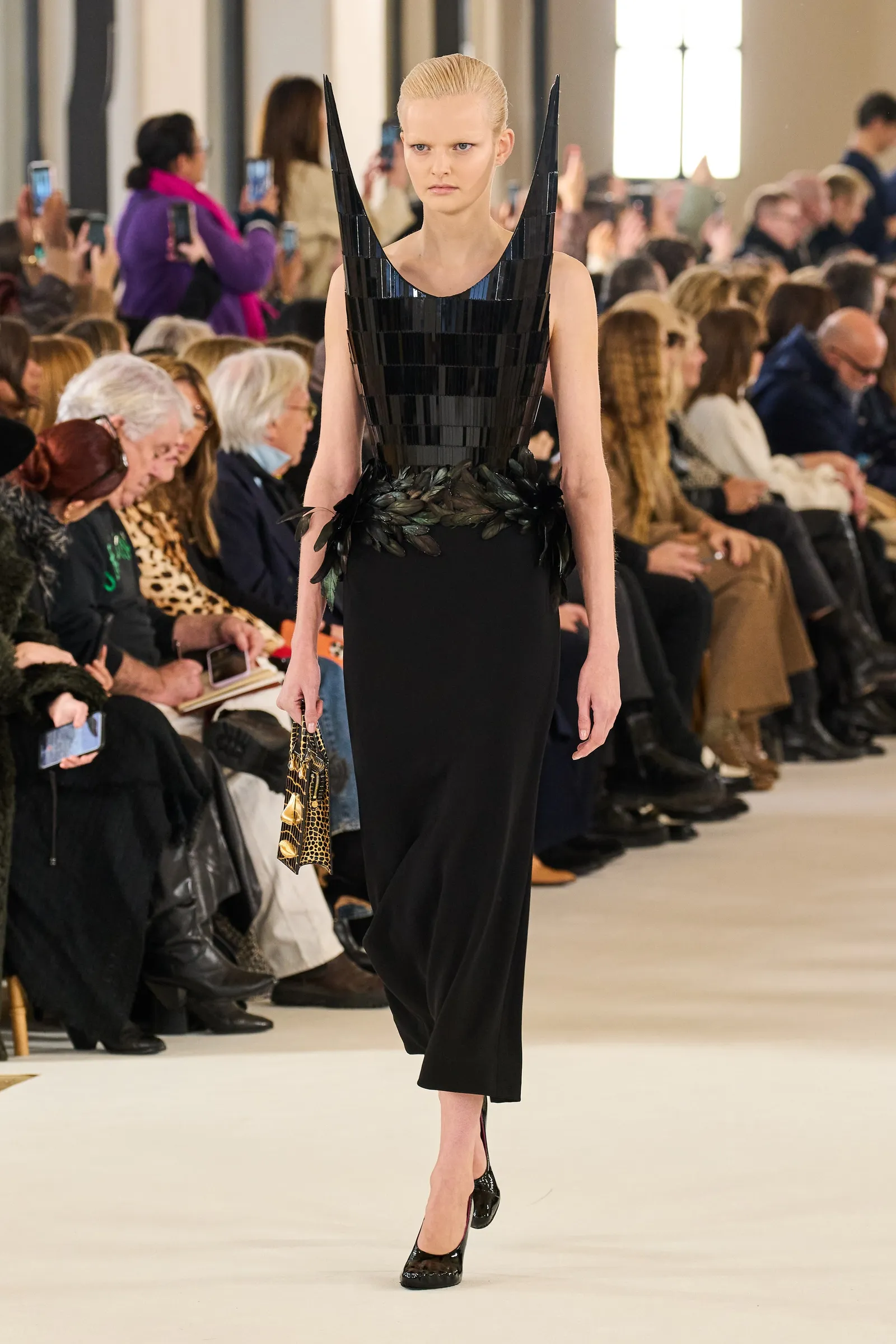 7 Hal Menarik di Fashion Show Schiaparelli Haute Couture S/S 2023
