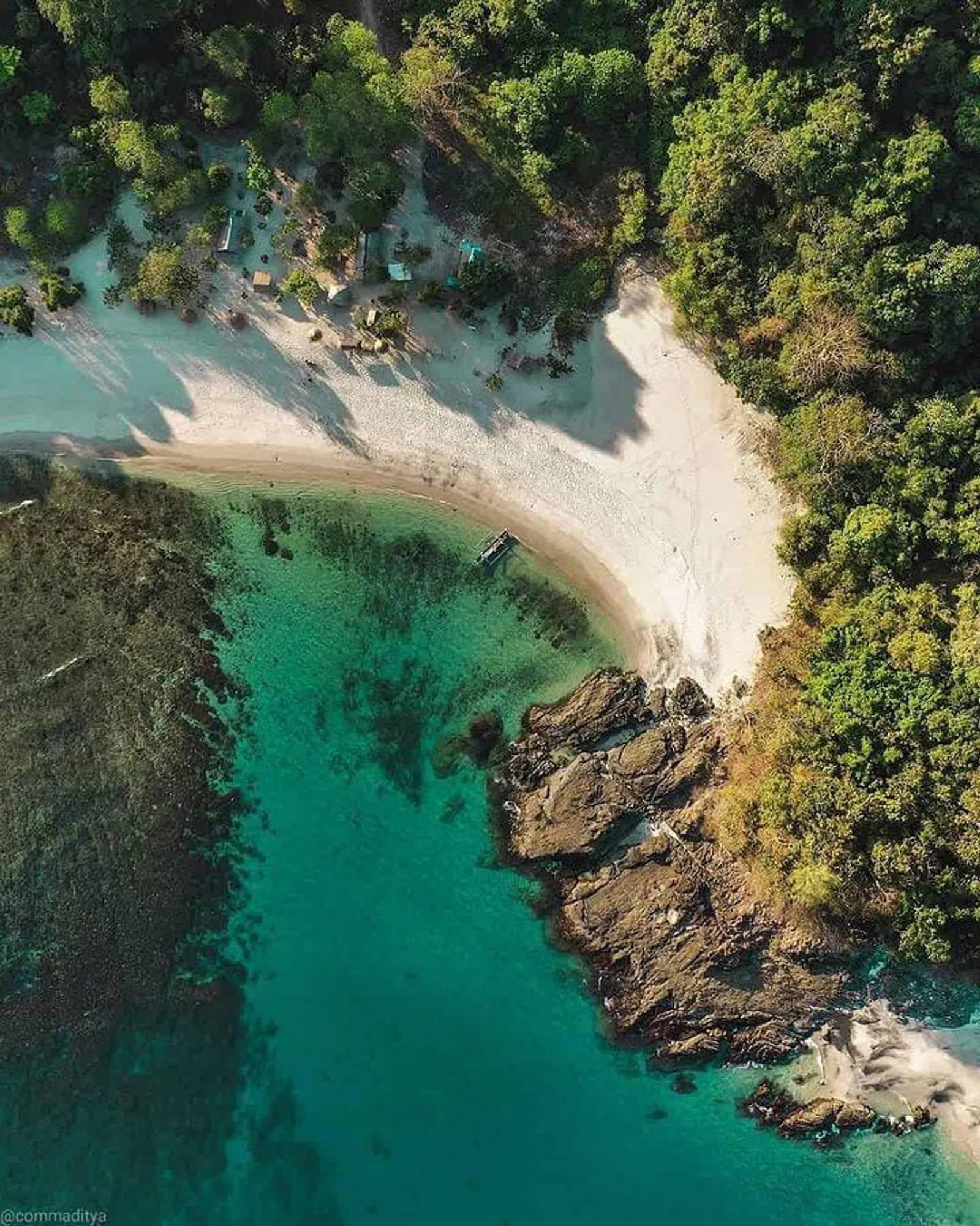 11 Wisata Pantai Banyuwangi yang Wajib Masuk Bucket List