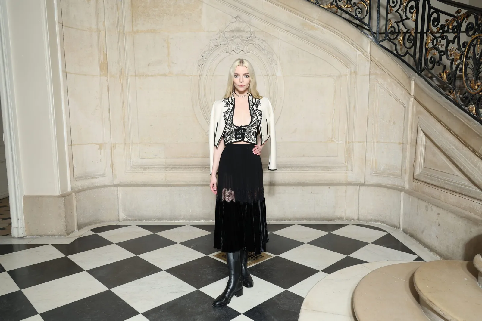 12 Gaya Terbaik Seleb Dunia di Paris Fashion Week Haute Couture 2023
