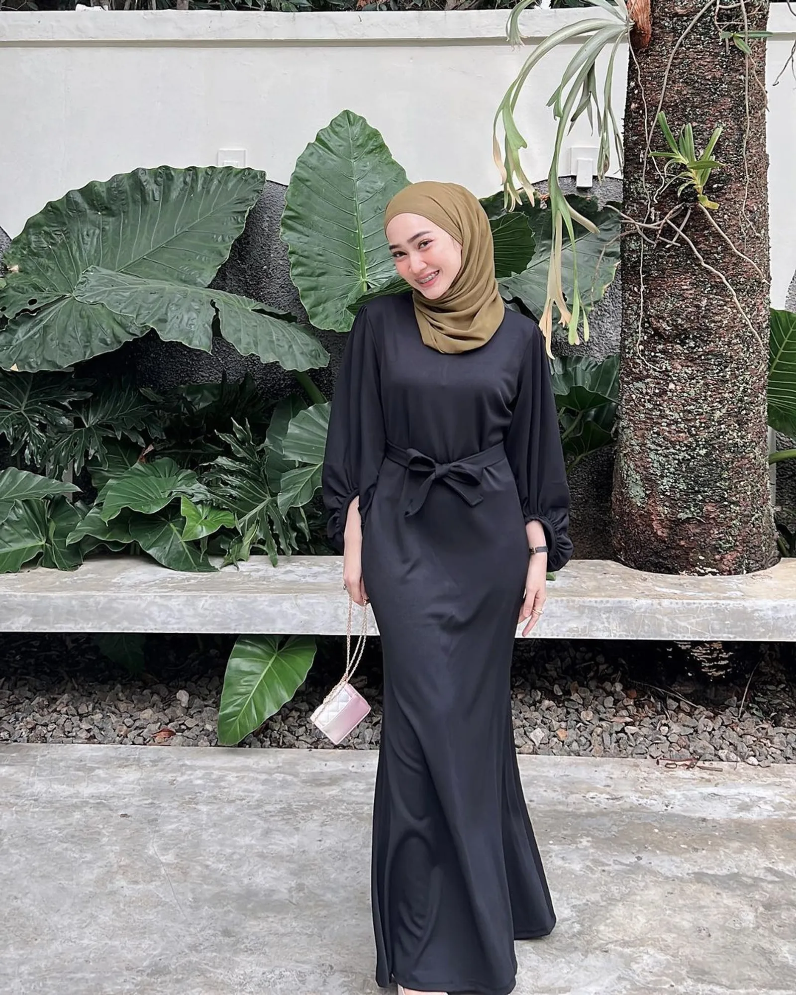 20 Inspirasi Baju Bridesmaid Hijab Instagram yang Elegan