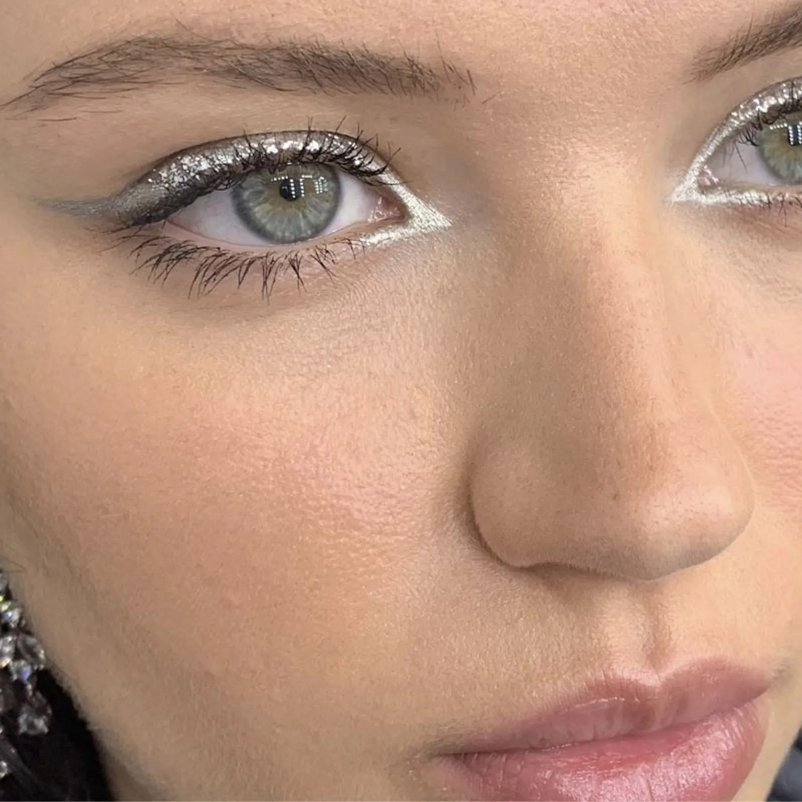 12 Pilihan Makeup Berdasarkan Warna Keberuntungan Tahun Kelinci Air 