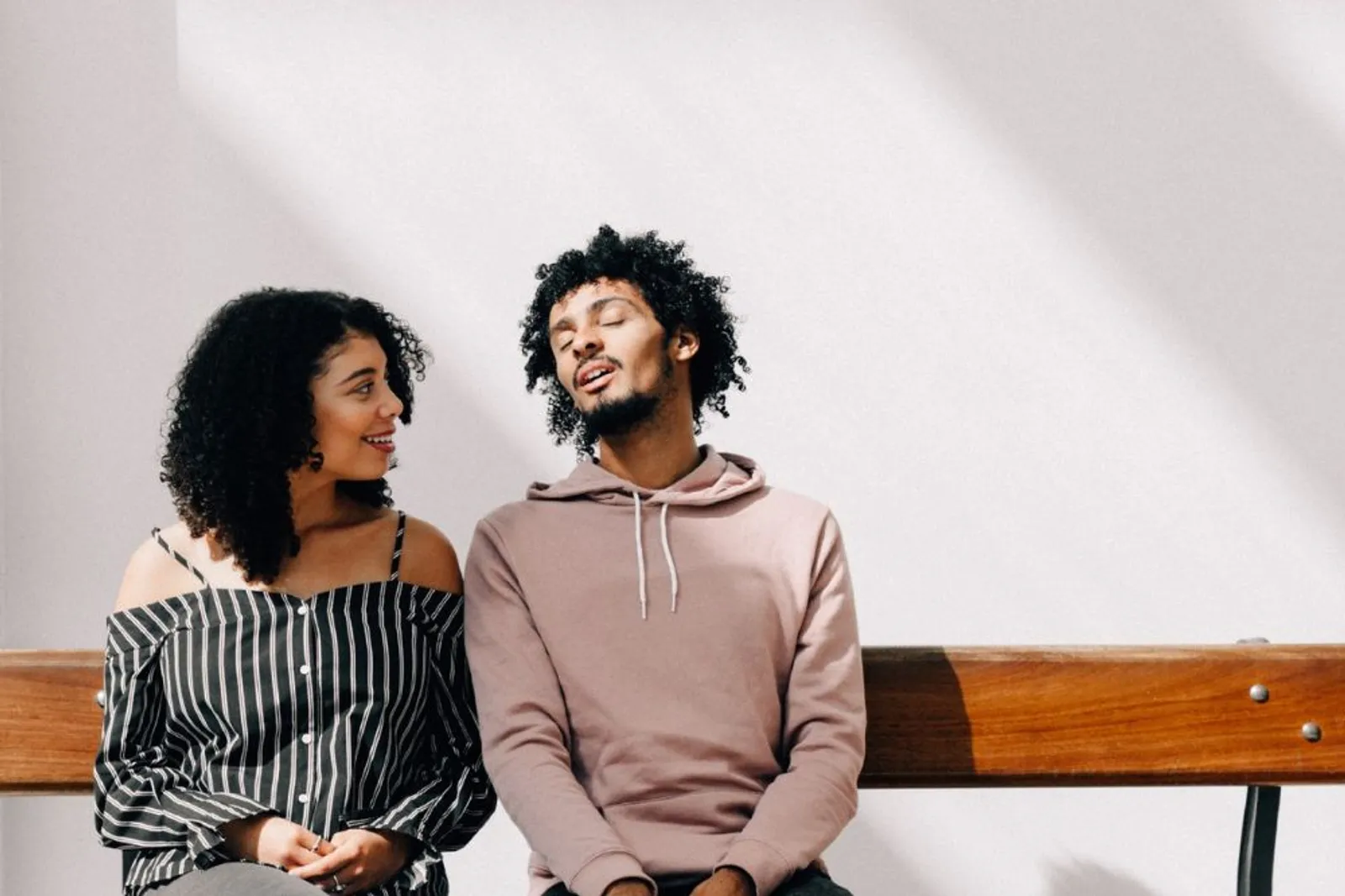 7 Cara Berbicara dengan Pasangan Soal Kesehatan Mental yang Dia Alami
