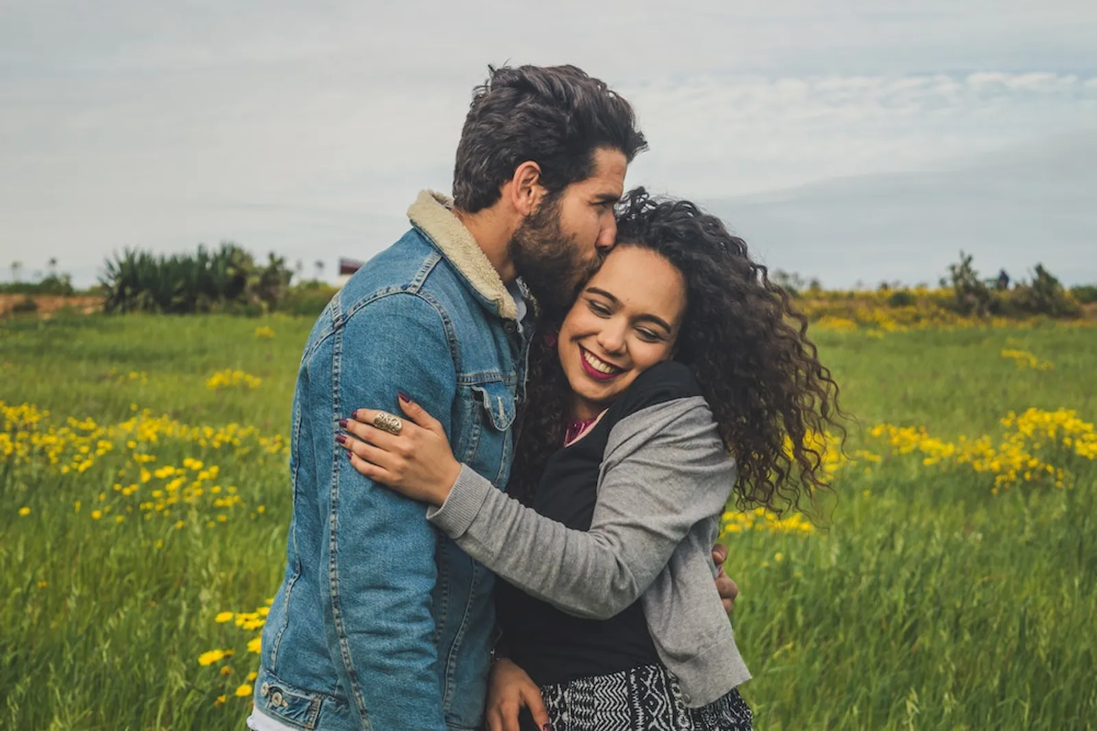 15 Mitos tentang Cinta yang Harus Berhenti Kamu Percaya